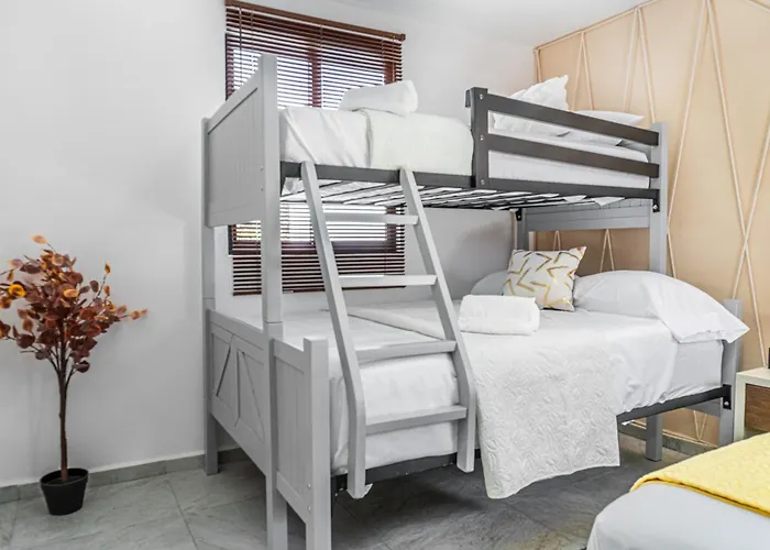 Pako Stays - Luxurious & Spacious 2 Bedroom Apartments Close To The Beach, Free Wi-Fi, Ideal Location In Downtown Cancun Centro